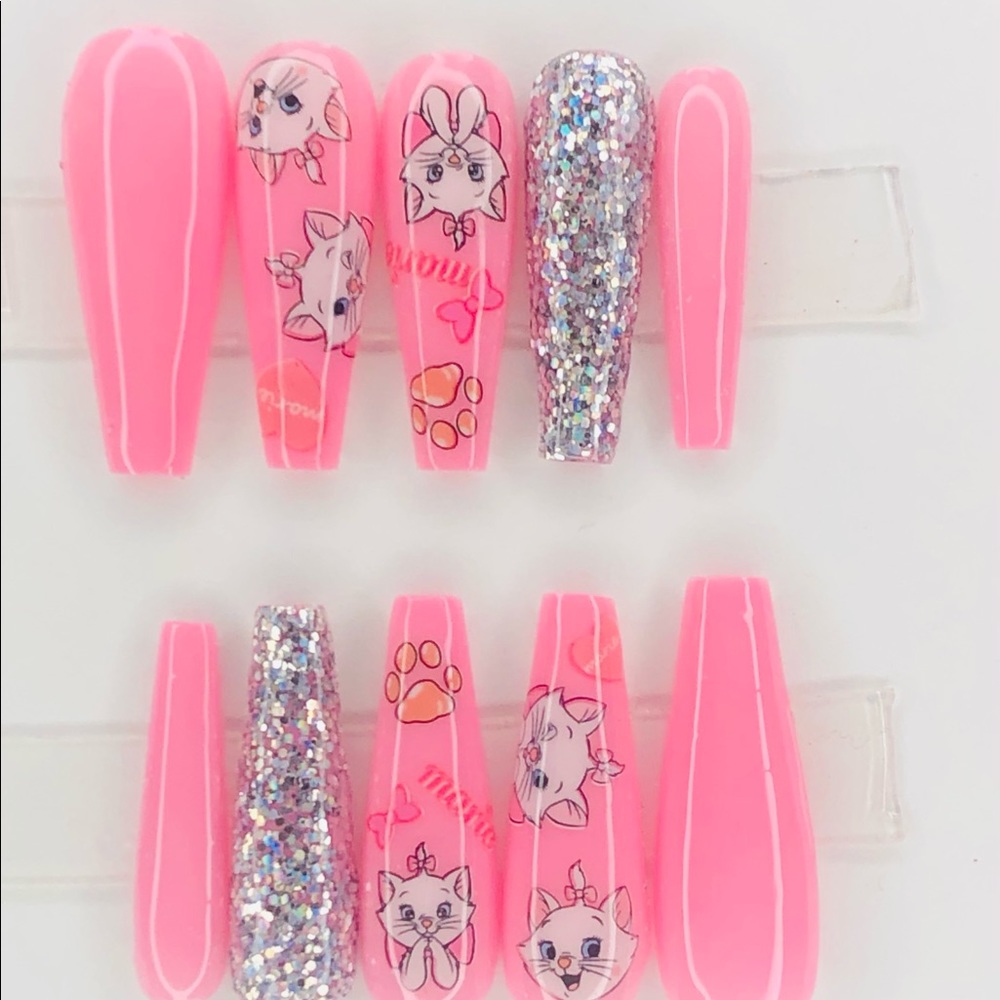 Press on nails